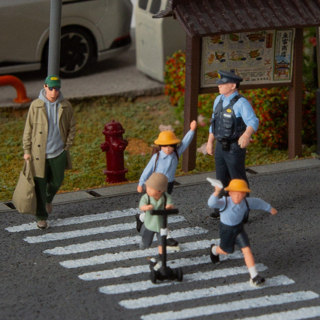 1:64 Japanese Police Miniature Figure Set