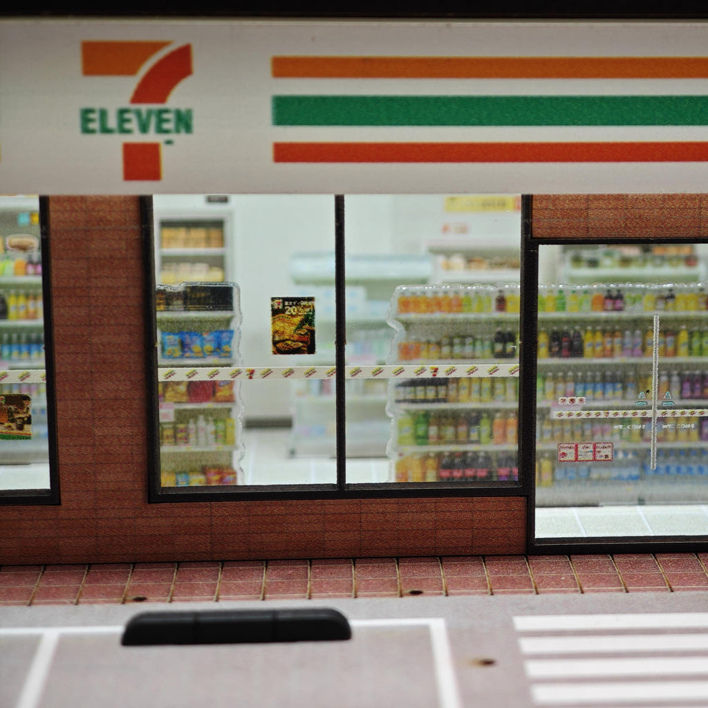7-Eleven Convenience Store – 1:64 LED Diorama for Diecast Collectors