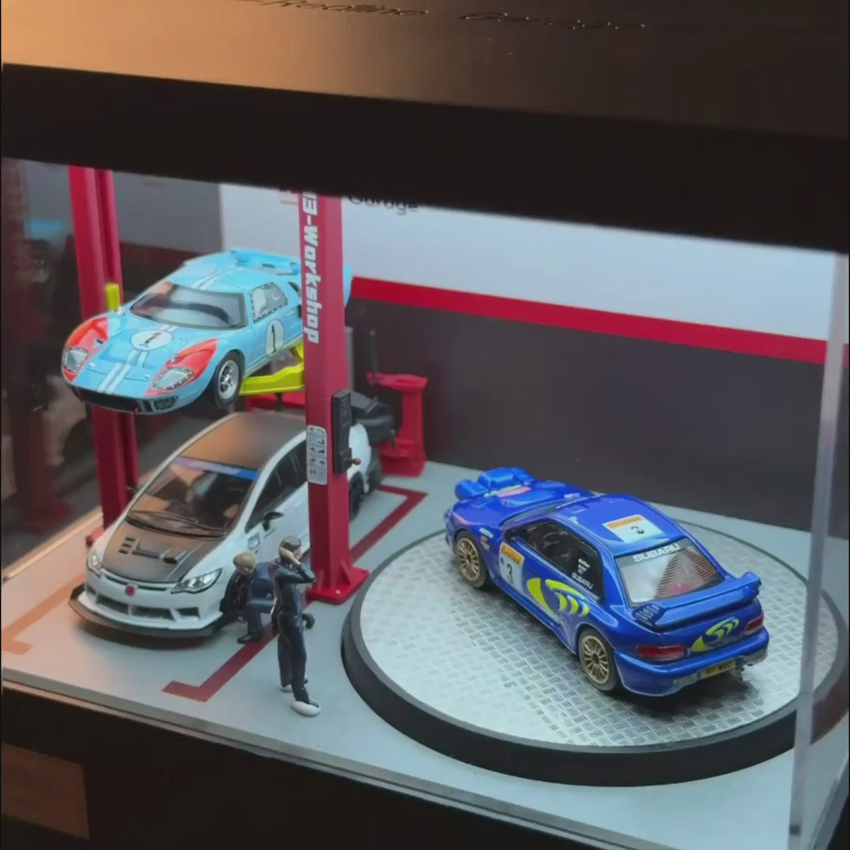 1/64 デスクトップ回転展示ケース・03ガレージ